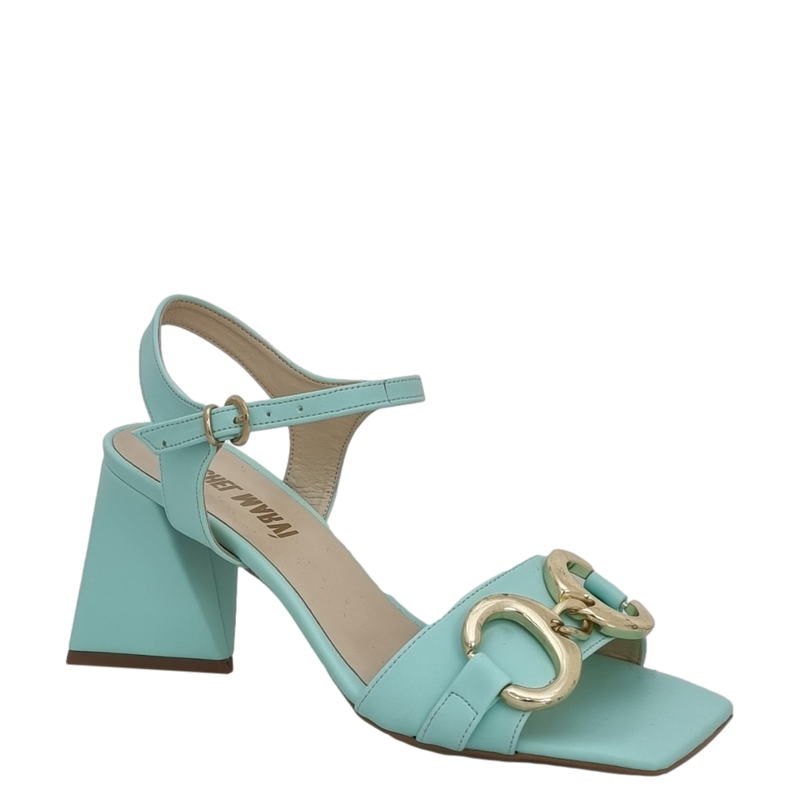Sandali verde acqua con accessorio oro e tacco a piramide
