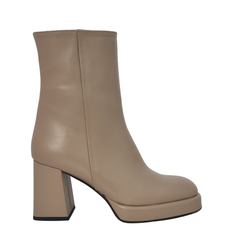 Stivaletti tacco 2025 e plateau