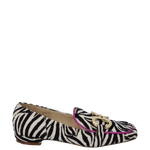 Mocassini animalier con tacco basso punta quadrata e accessorio oro