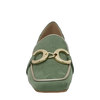 Mocassini verde con tacco basso punta quadrata e accessorio oro