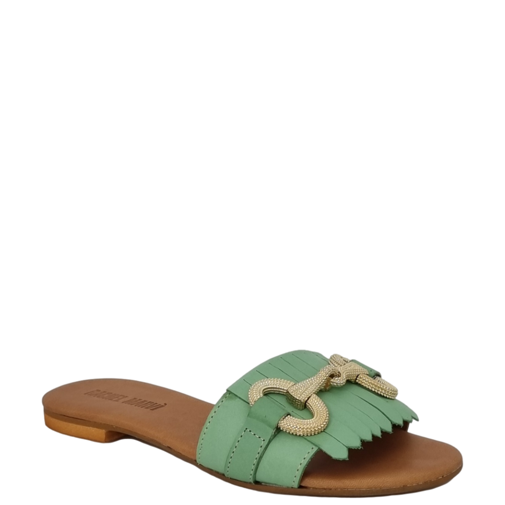 Ciabattine con frange e accessorio oro in pelle verde