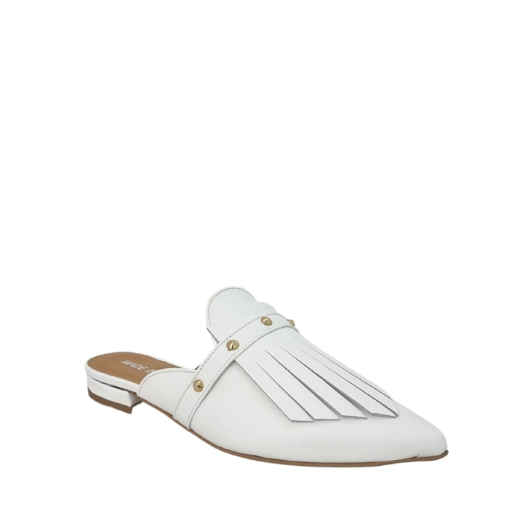 Slippers a punta bianche con frange e borchie